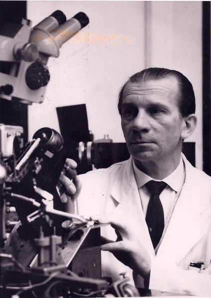 Datei:Prof. Dr. H. Autrum 1960.jpg